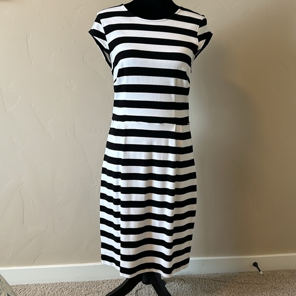 LOFT Dresses & Skirts - LOFT striped dress!